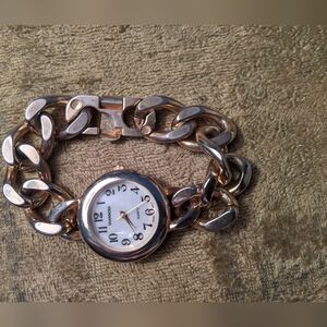 Gold colour watch no tick